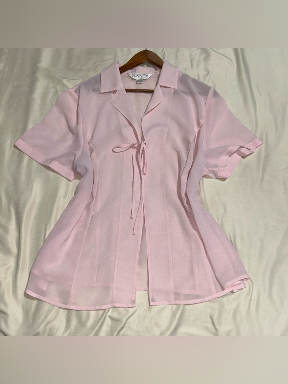 Casual Corner Pale Pink Tie-Front Short Sleeve Blouse